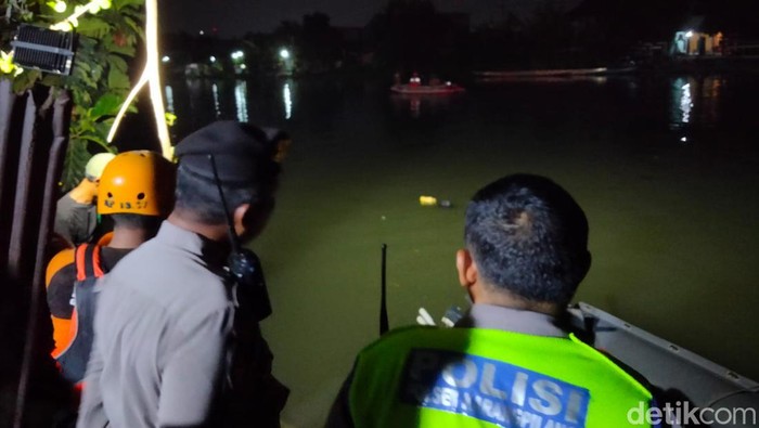 Balita hanyut tenggelam di Surabaya
