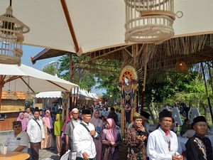 Pengunjung Festival Tanah Lot Tembus 10 Ribu Orang di Akhir Pekan