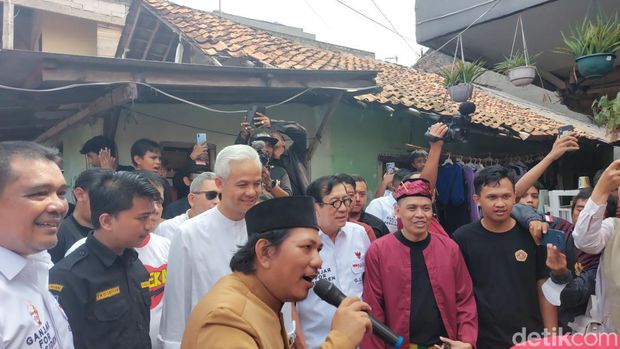 Ganjar Pranowo blusukan ke Jati Padang, Jaksel didampingi Yasonna Laoly.