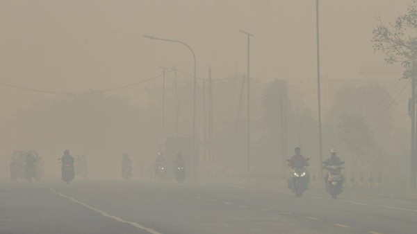 Kabut Asap Karhutla Selimuti Banjarbaru Kalimantan Selatan