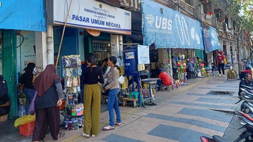 Kondisi sejumlah kios di Pasar Umum Negara, Sabtu (24/6/1023). (I Putu Adi Budiastrawan/detikBali)