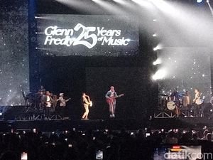 Konser 25 Tahun Glenn Fredly Bawa Penonton Nostalgia