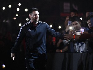 Messi Wujudkan Mimpi Beckham