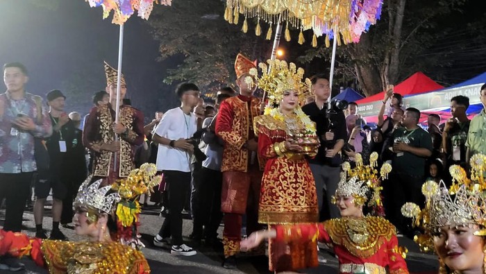 Merawat Tradisi, Lestarikan Sungai Batanghari Lewat Kenduri Swarnabhumi Kenduri Swarnabhumi adalah pemajuan kebudayaan Melayu, yang bertujuan untuk meningkatkan kesadaran masyarakat tentang hubungan antara kebudayaan dan pelestarian lingkungan, khususnya sungai di Jambi.