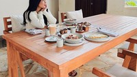 Wanita berusia 28 tahun ini juga pernah membagikan momen liburannya di Bali. Ia menginap dan menikmati makanan di Uma Kalai Bali. Foto: Instagram @mutia_ayuu
