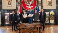 Acara diselenggarakan di Kedutaan Besar Republik Indonesia di Washington, DC, Amerika Serikat. Direktur Utama KITB Ngurah Wirawan, CEO SEG Solar Inc Jim Wood, Founder ATW Group Antonius Weno, dan Direktur ATW Group Victor Samuel menandatangani perjanjian tersebut. 