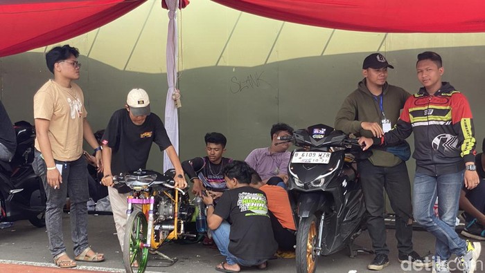 Peserta street race mengaku merogoh kocek hingga puluhan juta memodifikasi motor (Devi Puspitasari/detikcom)