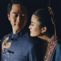 Seperti di acara pernikahan sebelumnya, pemimpin di perusahaan media ini memilih riasan natural tapi cantik dan manglingi hasil sapuan makeup artist Ladchahaha. Foto: Instagram/@morden.co