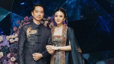 7 Potret Valencia Tanoesoedibjo-Kevin Sanjaya Megah Pakai Cheongsam di Resepsi