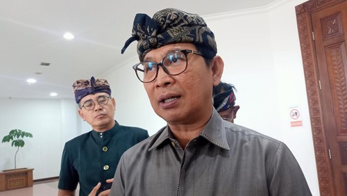 Sekda Badung I Wayan Adi Arnawa menegaskan vila ilegal, guest house atau homestay tak berizin akan tetap dipungut pajak.