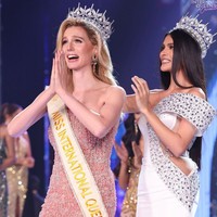 Malam final Miss International Queen digelar di Tiffanys Show Theater, Pattaya, Thailand. Solange Dekker berhasil menjuarai ajang ratu kecantikan khusus untuk wanita transgender ini di usia 27 tahun. Foto: Instagram/@theamazonsolange @missinternationalqueen