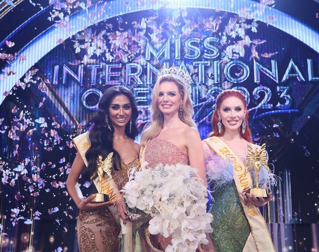 Solange Dekker bukan pemain baru di dunia kontes kecantikan. Pada 2020, dia memenangi Miss Intercontinental of North Holland. Ia juga pernah berpartisipasi di ajang Miss Nederland 2022. Foto: Instagram/@theamazonsolange @missinternationalqueen