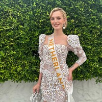 “Saya tumbuh di tengah masyarakat multikultural, tapi keluarga saya berpikiran sempit. Mereka masih menganut sistem peran gender secara tradisional dan apapun yang menyimpang dari itu dianggap aneh. Saya menerima sangat sedikit dukungan dari keluarga, dan itu membuat segalanya sulit,” tuturnya, seperti dikutip dari Teller Report. Foto: Instagram/@theamazonsolange @missinternationalqueen