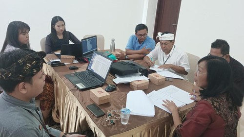 Tujuh pelamar anggota Bawaslu Kabupaten Zona 1 tak lulus administrasi karena belum cukup umur dan tercatat sebagai anggota parpol 5 tahun terakhir.