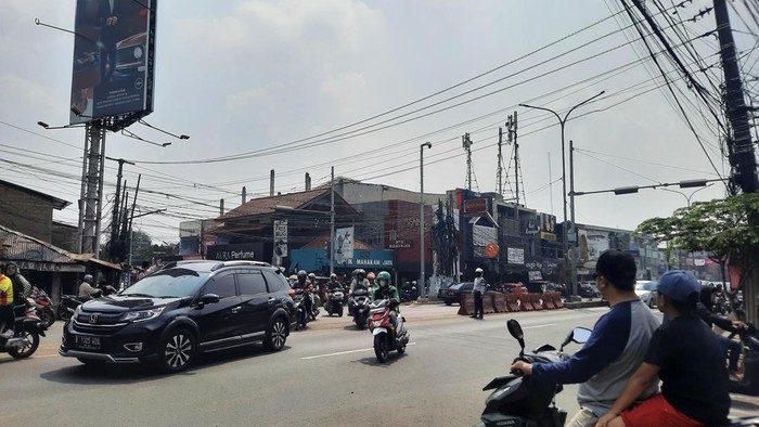 Uji coba di Simpang Kampung Utan Tangsel (Annisa/detikcom)