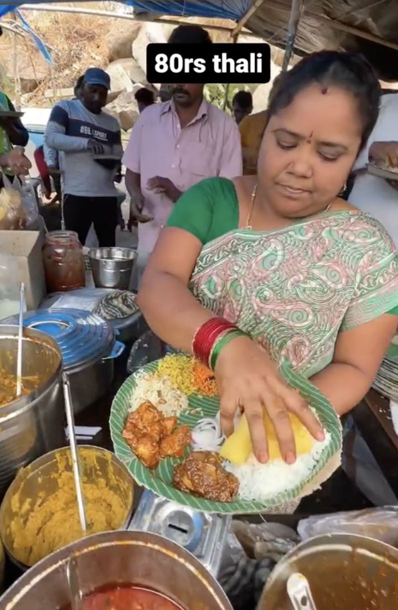 5 Jajanan Kaki Lima India Populer yang Dibikin Pakai Tangan Telanjang