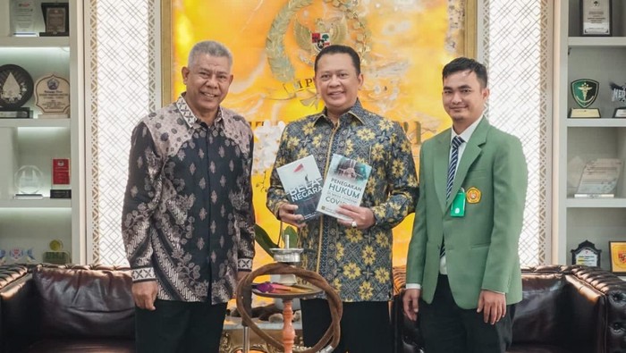 Bamsoet bertemu dengan Rektor UPN Veteran Jakarta.