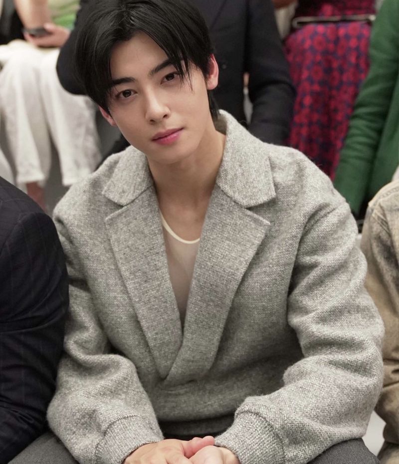 Cha Eun Woo di Paris Fashion Week 2023