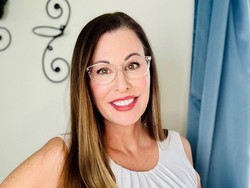 Keseringan Sexting, Tangan Wanita Ini Cedera Hingga Mati Rasa