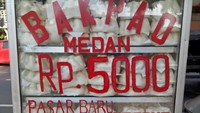 Bakpao asli Medan ini dijual dengan harga Rp 5.000an saja. Menawarkan isian ayam dan kacang cokelat, Bakpao Pak Wanto berada di Jalan Kartini IX No.10B, Sawah Besar, Jakarta Pusat. Foto: Instagram/Istimewa