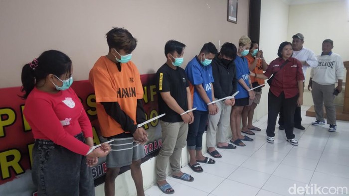Polisi menangkap 7 orang pelaku sindikat kasus prostitusi online di Kota Gorontalo, Provinsi Gorontalo.
