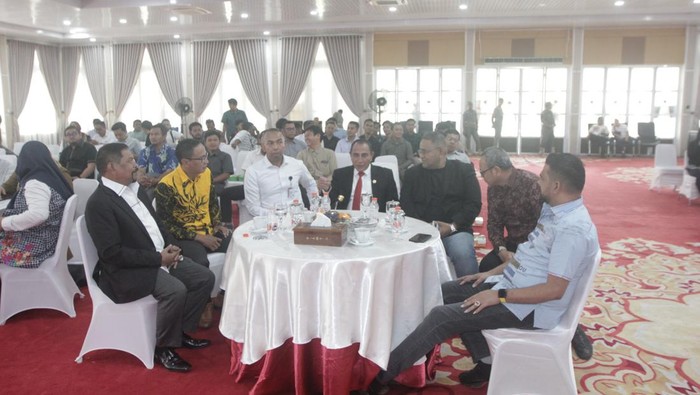 Gubernur Sumut Edy Rahmayadi (pakai jas) saat hadiri diskusi yang digelar JMSI Sumut. (Foto: Diskominfo Sumut)