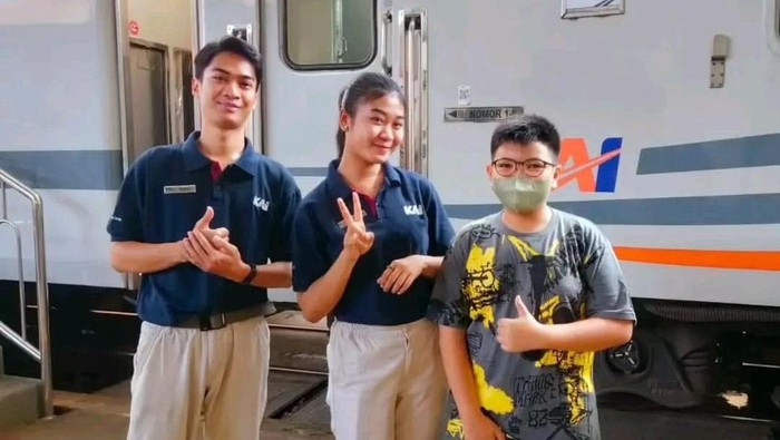 Gusti bocah asal Solo yang naik KA Manahan sendirian ke Jakarta.