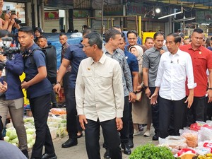 Jokowi Tinjau Pasar Palmerah Jakpus, Didampingi Heru Budi