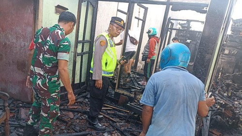 Kebakaran rumah pasutri lansia di Jalan Pulau Bungin Gang Kumala Nomor 4, Kelurahan Pedungan, Kecamatan Denpasar Selatan, Kota Denpasar.
