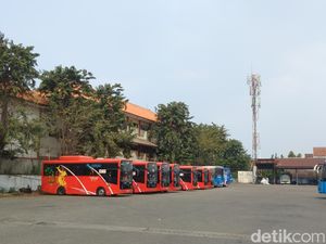 Bus Listrik Trans Semanggi Mangkrak, Warga Surabaya Merasa di-PHP