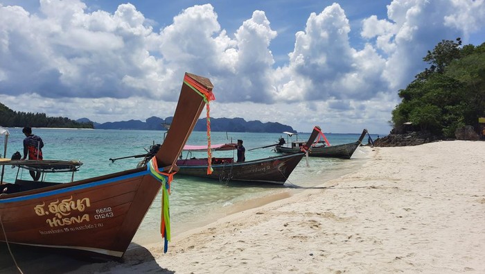 Perahu wisata di Krabi, Thailand