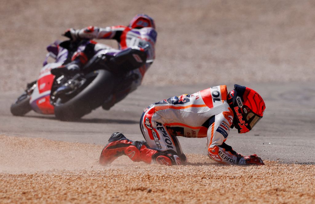 FILE PHOTO: MotoGP - Portuguese Grand Prix - Algarve International Circuit, Portimao, Portugal - March 26, 2023 Repsol Honda Team's Marc Marquez after crashing during the race REUTERS/Marcelo Del Pozo/File Photo