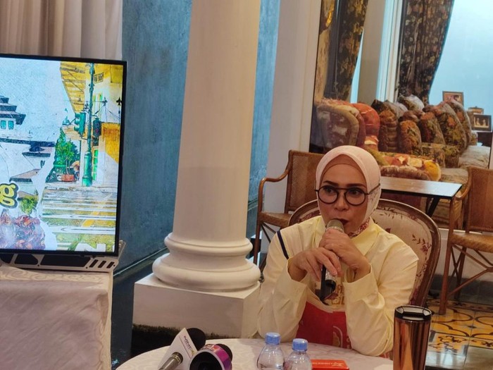 Melly Goeslaw rilis lagu berbahasa Sunda.