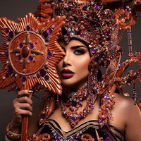 Dalam kontes kecantikan transgender yang digelar di Pattaya, Thailand itu juga menampilkan kostum nasional. Millen tampil megah dengan kostum bertemakan Dewi Sinta Ratu Kencana Wungu. Foto: dok. Instagram/@millencyrus