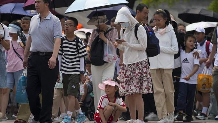 Suhu Tembus 43 Derajat Celcius, Dua Warga China Tewas Kena Heatstoke