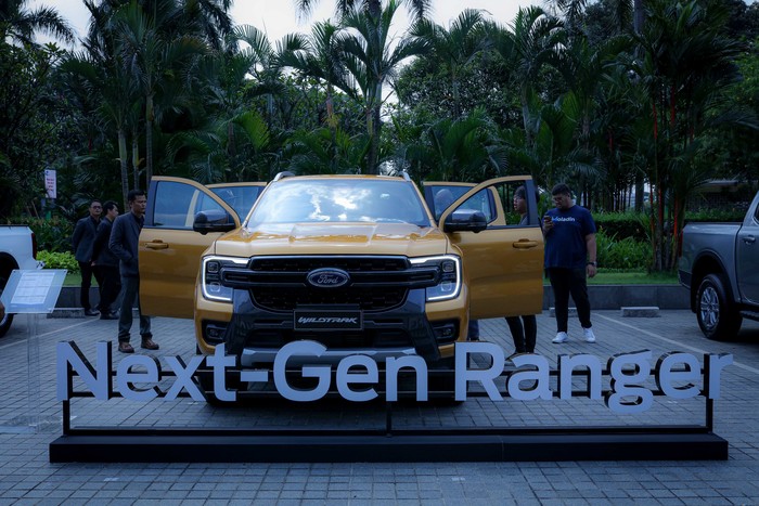 Next-Generation Ford Ranger Raptor dan Next-Generation Ford Everest Titanium.