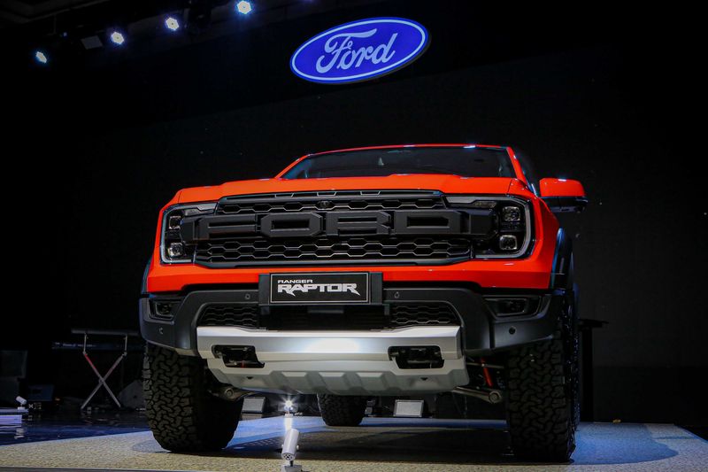 Next-Generation Ford Ranger Raptor dan Next-Generation Ford Everest Titanium.