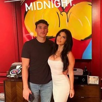 Nikko pun kerap kali tampil di media sosial ibunya yang dikenal sebagai mantan pembawa berita. Nikko sendiri merupakan anak dari hasil hubungannya dengan Tony Gonzalez, seorang mantan pemain football.Foto: Instagram