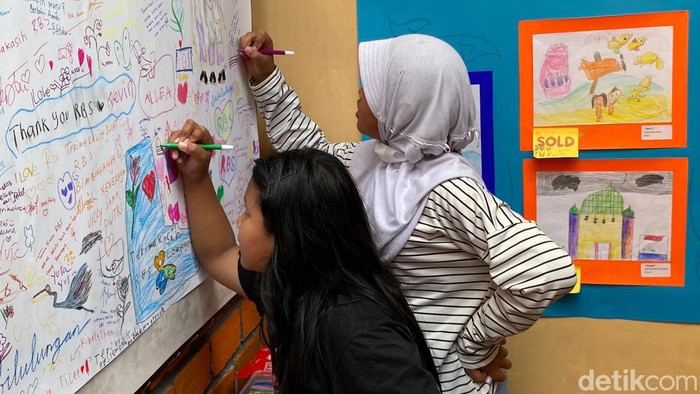 Pameran gambar anak-anak Bandung di Rumah Sabilulungan Pameran gambar anak-anak Bandung di Rumah Sabilulungan.