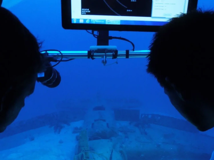 Pemandangan dari kapal selam Titan