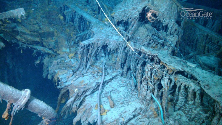 Pemandangan dari kapal selam Titan