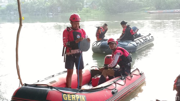 Pencarian balita tenggelam di Rolak Gunungsari.