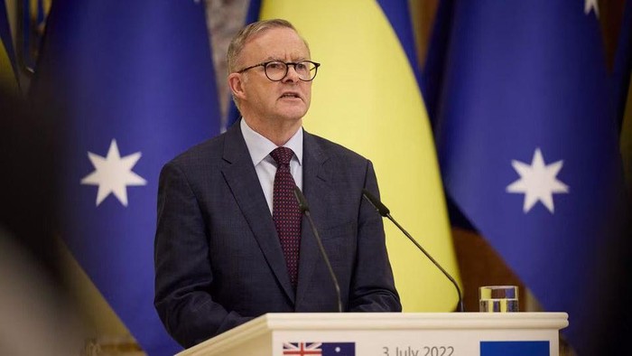 Australian Prime Minister Anthony Albanese attends a joint news briefing with Ukrainian President Volodymyr Zelenskiy (not pictured), as Russias attack on Ukraine continues, during a parliament session in Kyiv, Ukraine July 3, 2022. Ukrainian Presidential Press Service/Handout via REUTERS/File Photo