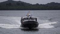 Kapal bermesin tiga yang memiliki kecepatan hingga 65 knots dan dilengkapi dengan senjata kaliber 12,5 mm tersebut merupakan kapal keempat yang dimiliki Bakamla.