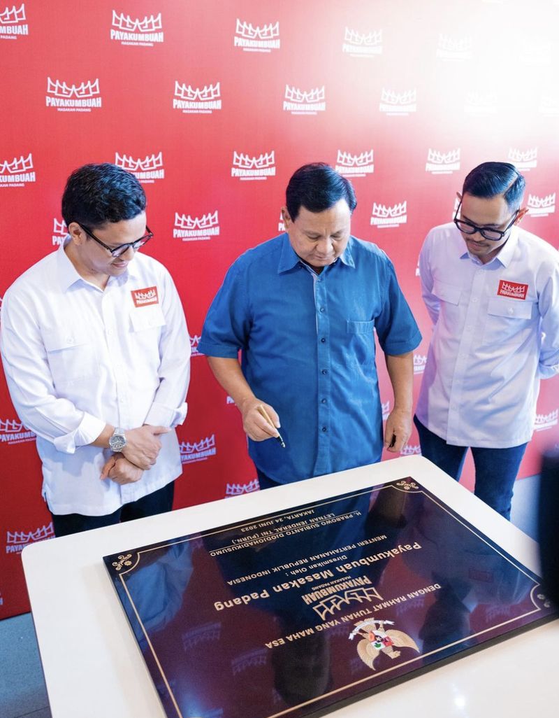 Prabowo Resmikan RM Payakumbuah Milik Arief Muhammad di Kemang