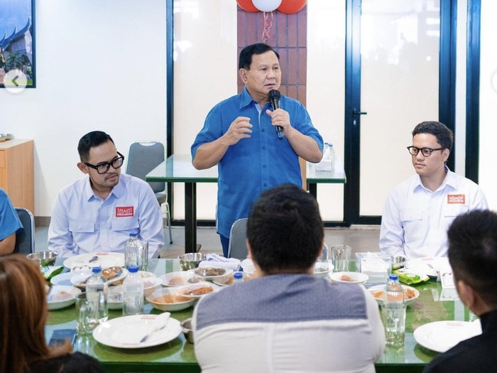 Prabowo Resmikan RM Payakumbuah Milik Arief Muhammad di Kemang