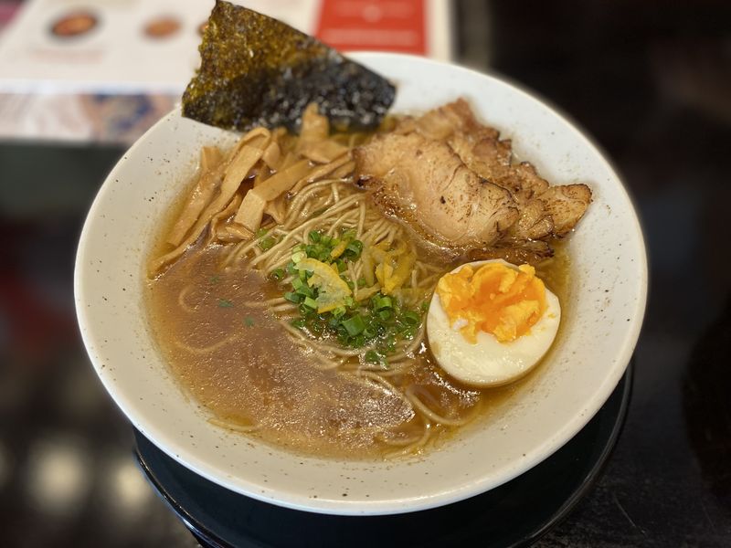 Ramen Beast, tempat makan ramen di PIK yang sajikan kuah kaldu umami.