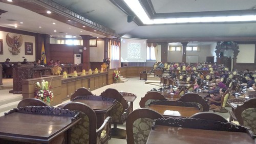 Rapat Paripurna terkait Pandangan Umum Fraksi Terhadap Raperda tentang Haluan Pembangunan Bali Masa Depan, 100 Tahun Bali Era Baru 2025-20125.