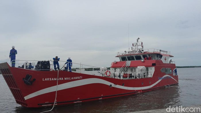 RS Terapung Laksamana Malahayati tiba di Pelabuhan Belawan, Medan.