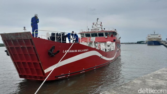 RS Terapung milik PDIP saat bersandar di Belawan, Medan. (Nizar Aldi/detikSumut)
